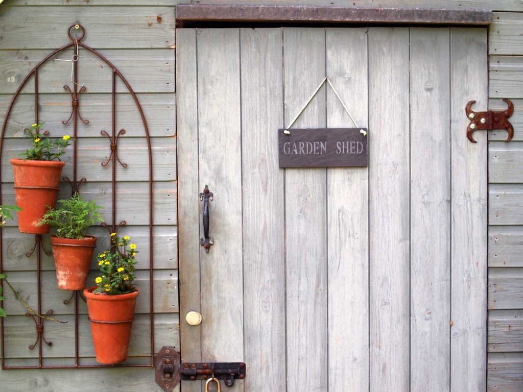 L’abri de jardin : l’aménagement vedette de votre jardin !