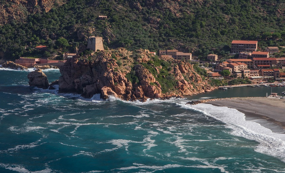 Partir en Corse en ferry cet automne ?